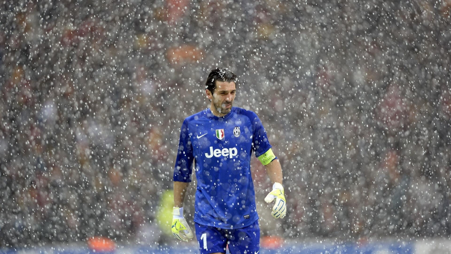 星空体育官网-足球青训基地扩建推进区域梯队整合，足球青训梯队试训