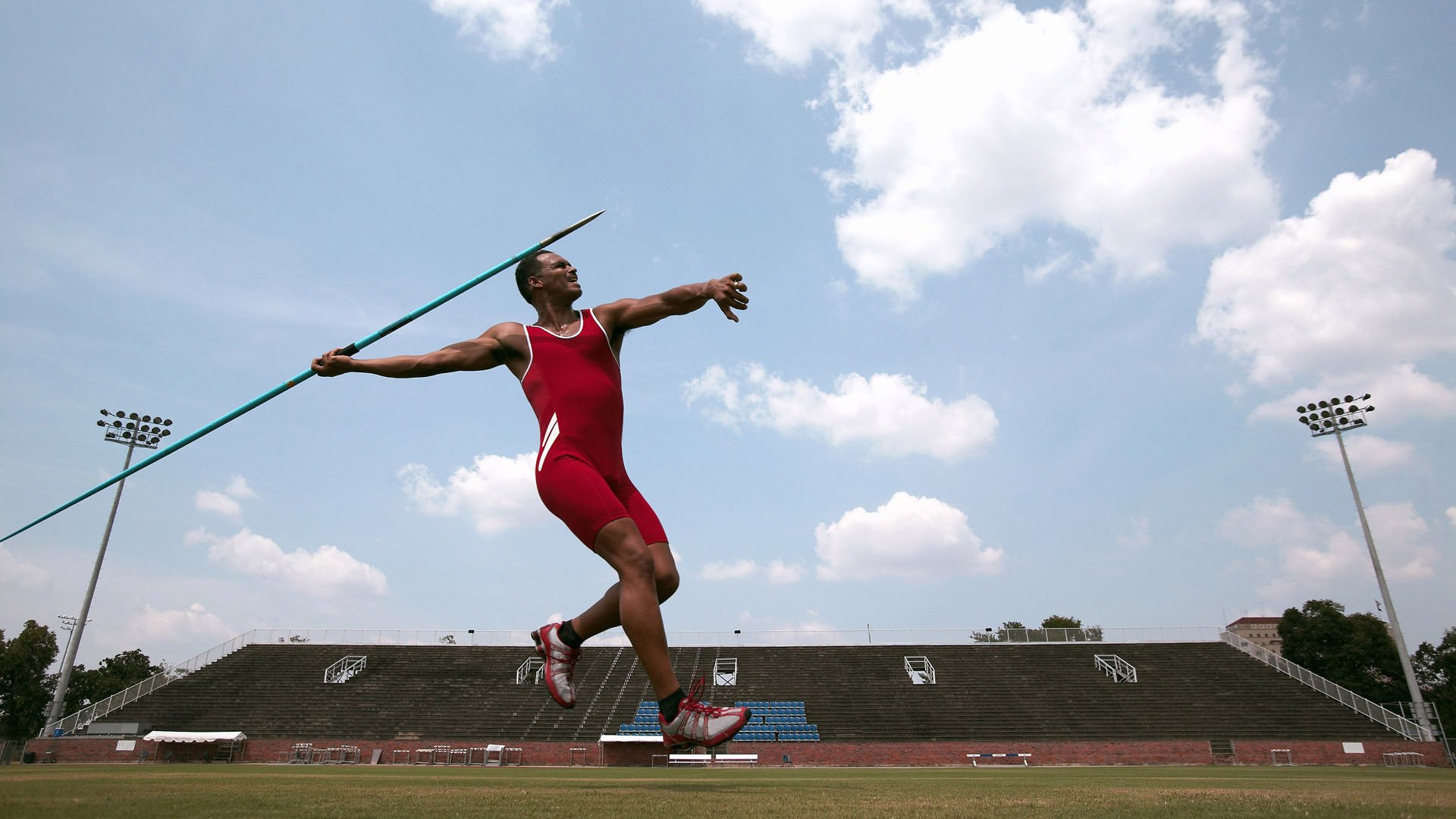“胡利安·门德斯的全面球技，成就阿根廷美洲狮队的攻击力”