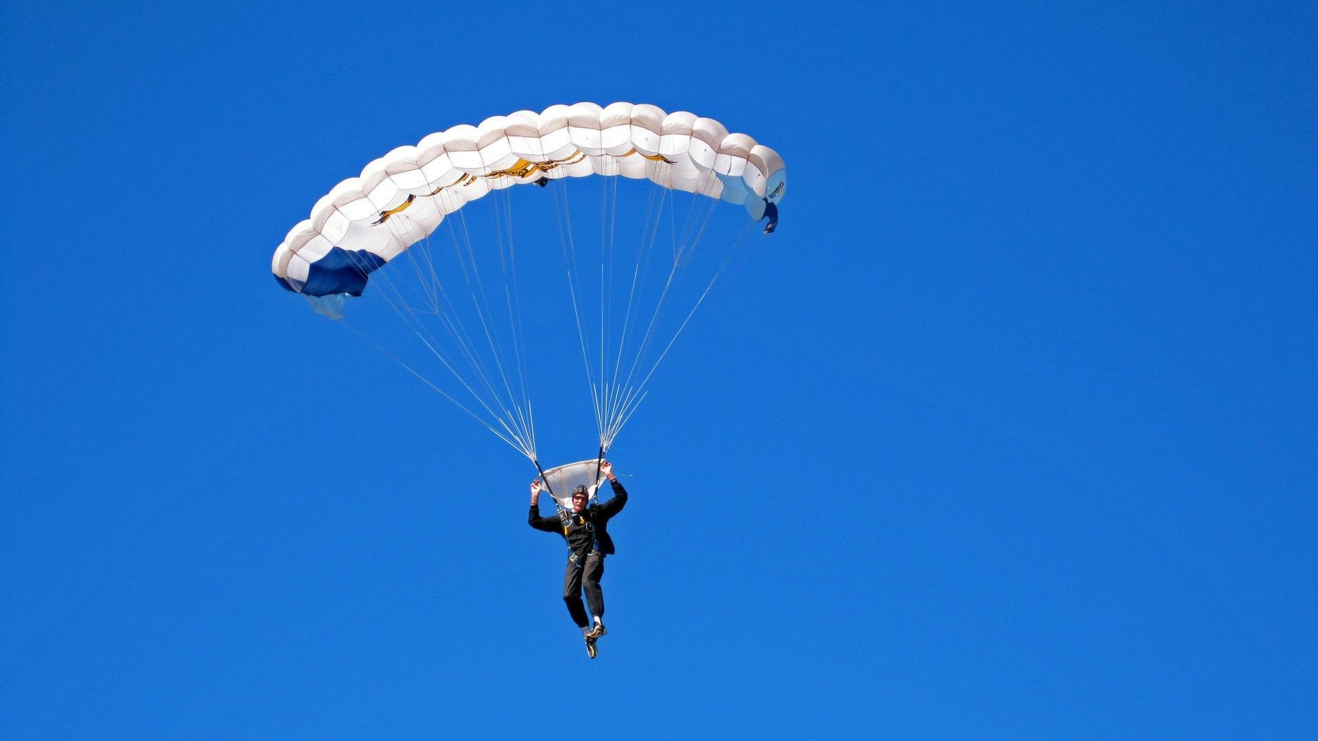 南非橄榄球赛事的商业化操作促进国际影响力扩张，南非橄榄球冠军